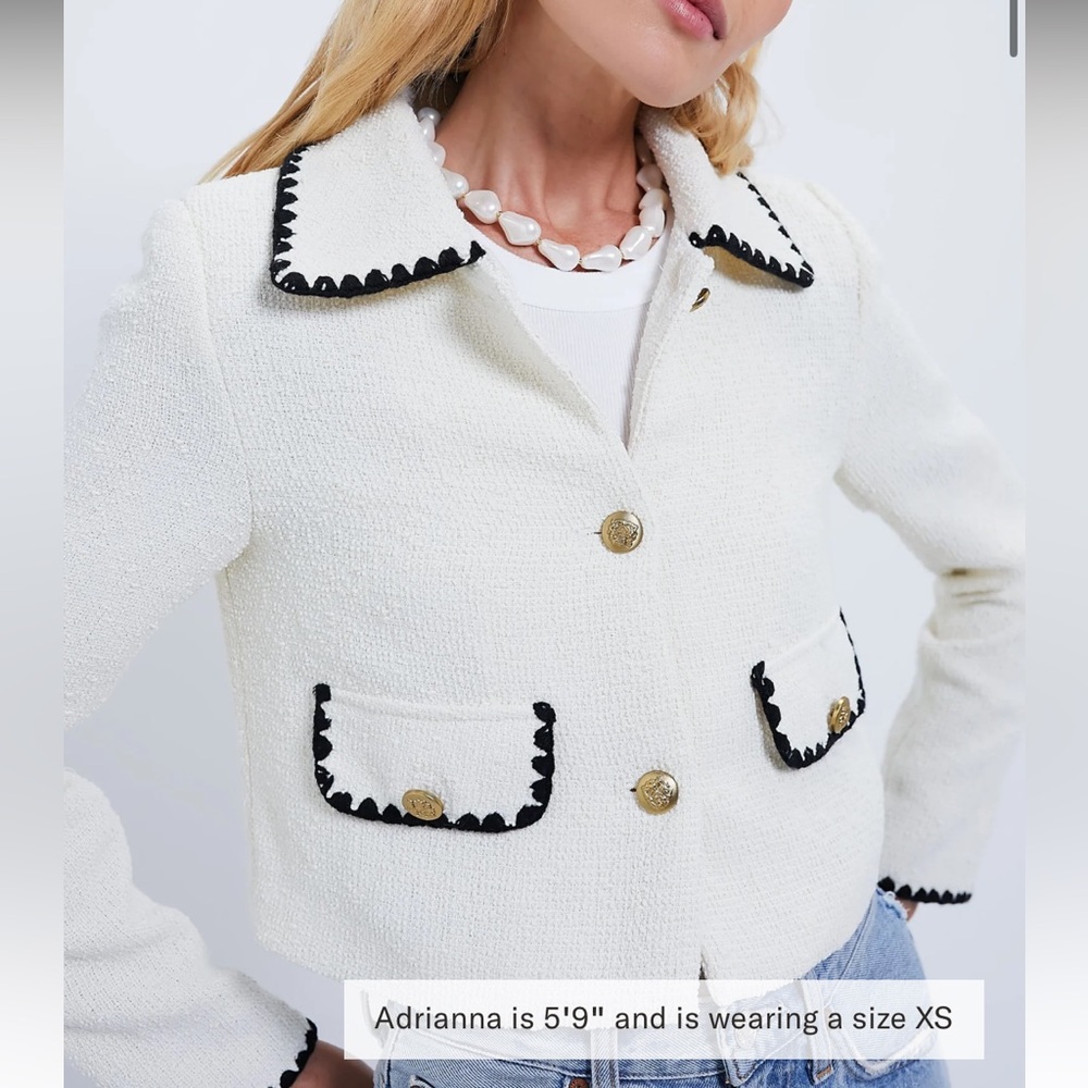 MOON RIVER

Ivory Lady Jacket